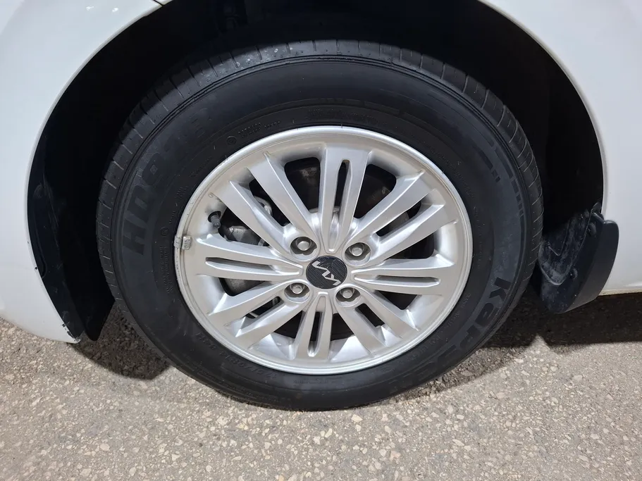 2024 Kia Pegas LX 