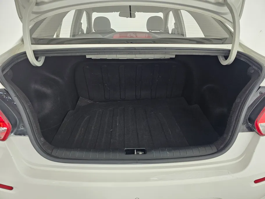 2023 Kia Pegas LX 