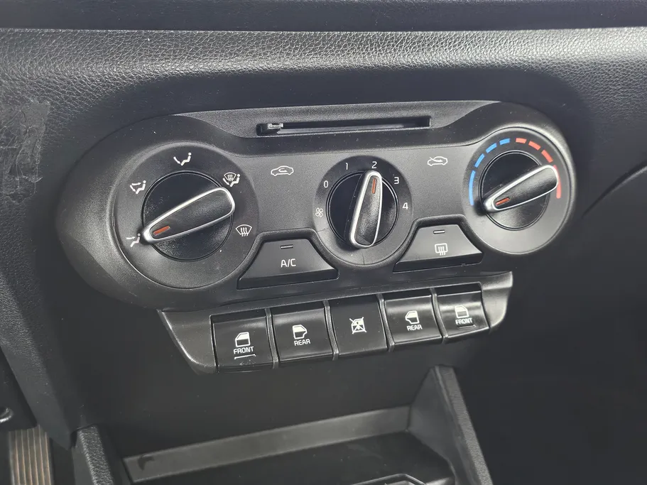 2023 Kia Pegas LX 