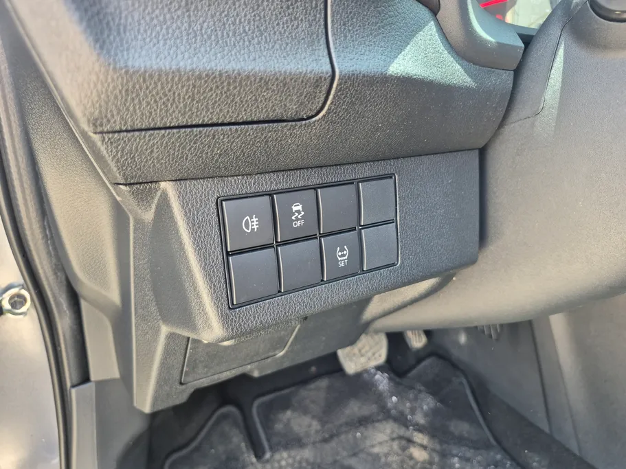 2024 Toyota Yaris  Y 