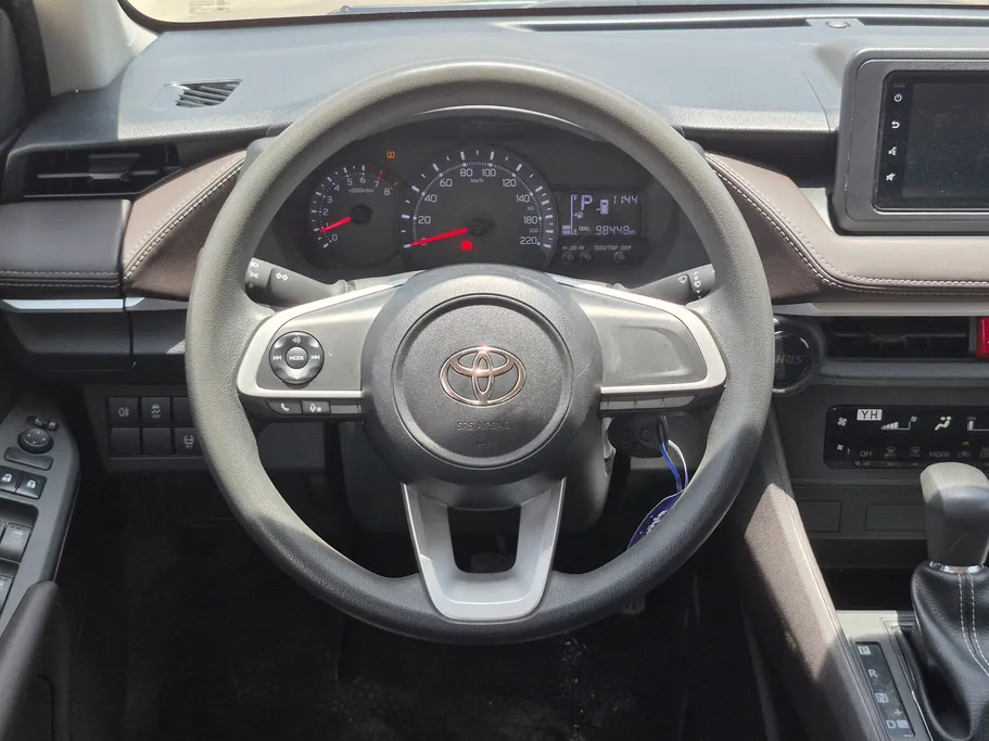 2024 Toyota Yaris  Y 
