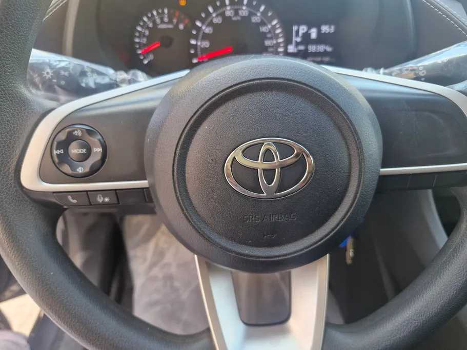 2024 Toyota Yaris  Y 