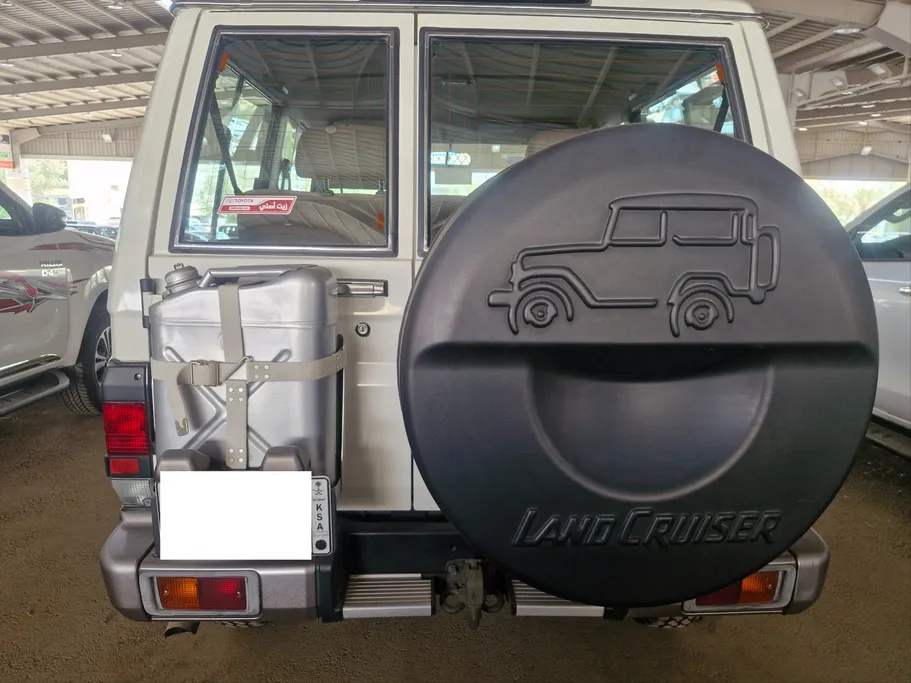 2023 Toyota LAND CRUISER 70 LX 