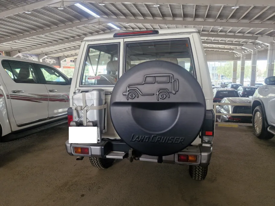 2023 Toyota LAND CRUISER 70 LX 