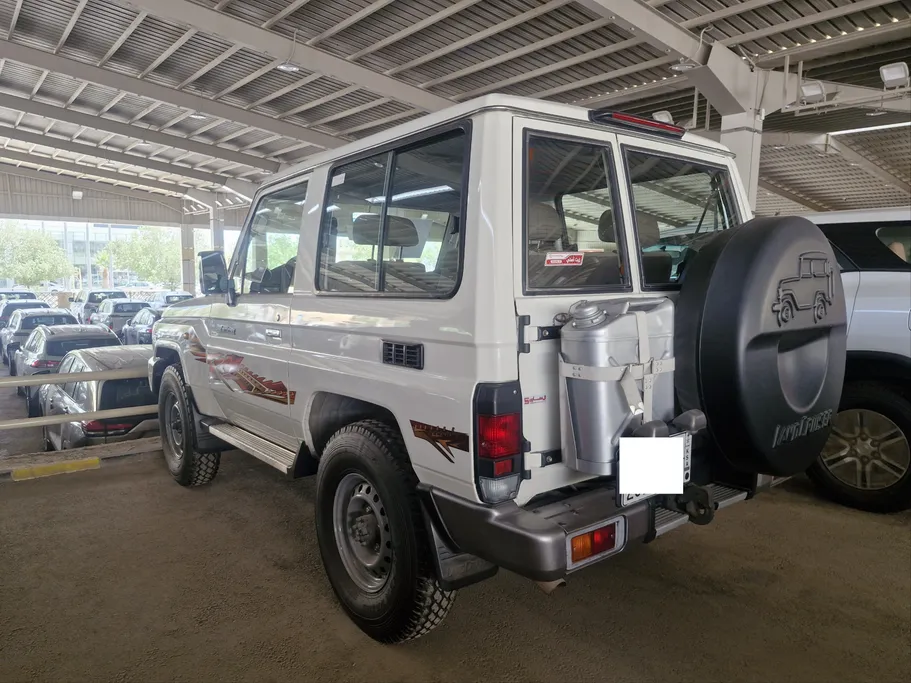 2023 Toyota LAND CRUISER 70 LX 