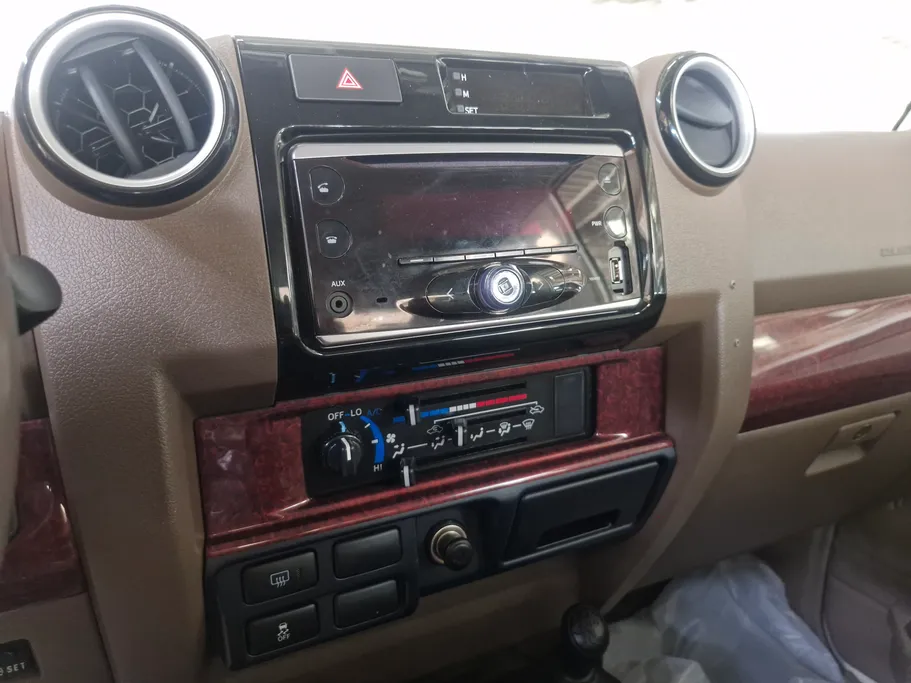 2023 Toyota LAND CRUISER 70 LX 