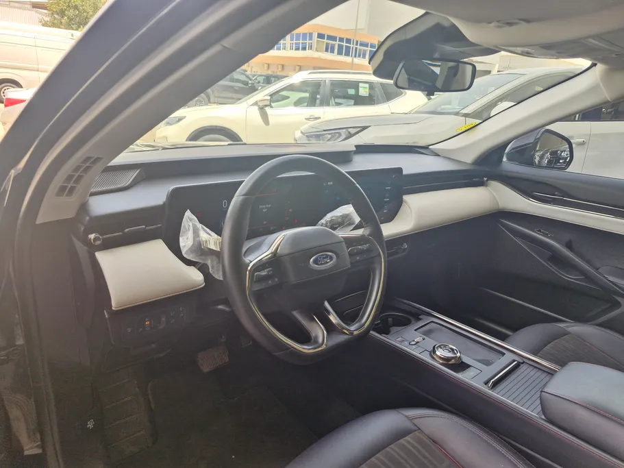 2023 Ford Taurus Trend 