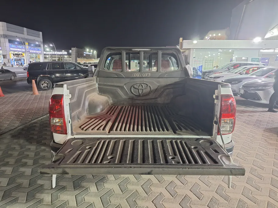 2023 Toyota Hilux GL2 