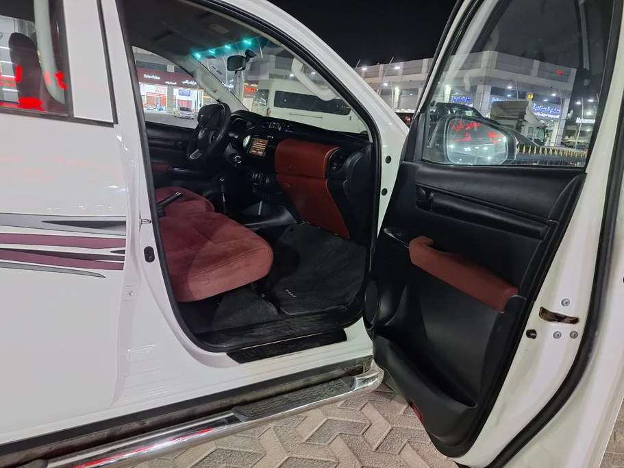 2023 Toyota Hilux GL2 