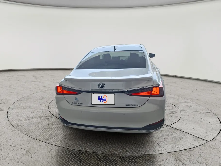 2025 Lexus ES 250 