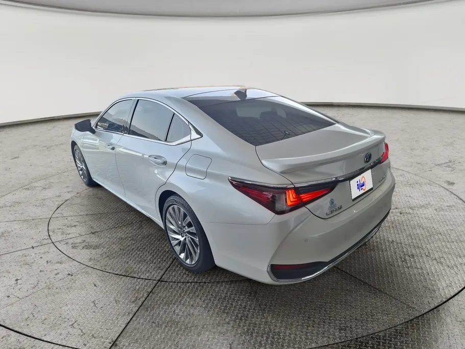 2025 Lexus ES 250 