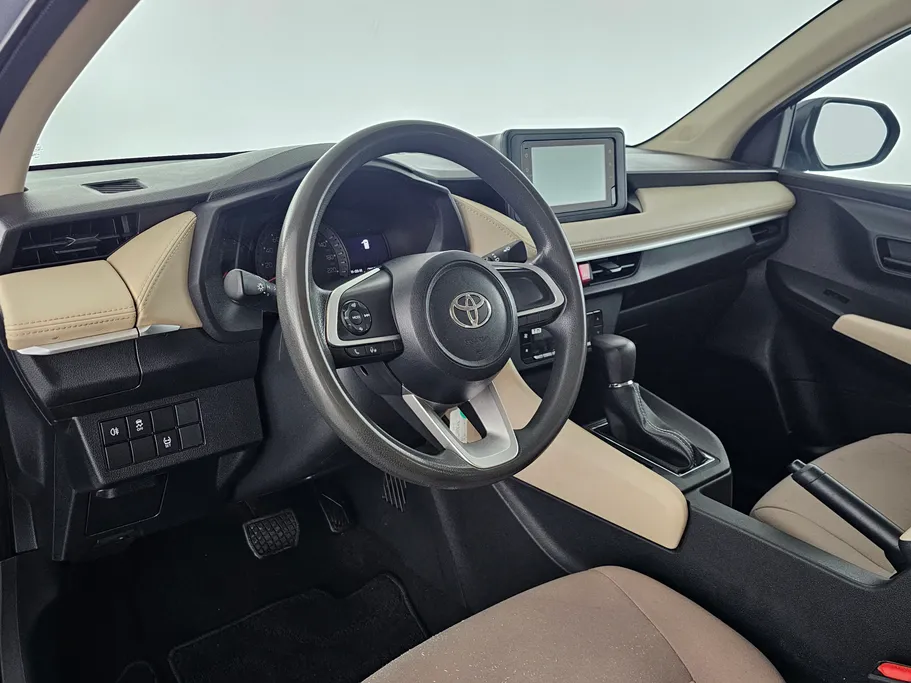 2024 Toyota Yaris  Y 