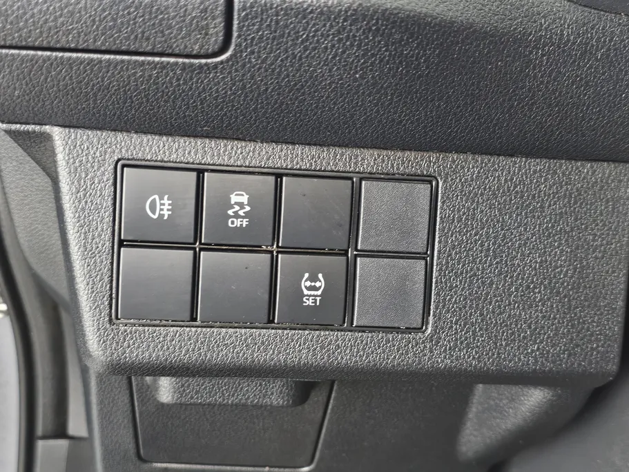 2024 Toyota Yaris  Y 