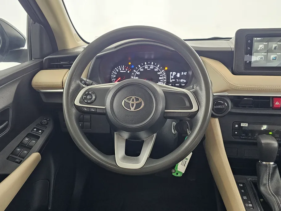 2024 Toyota Yaris  Y 