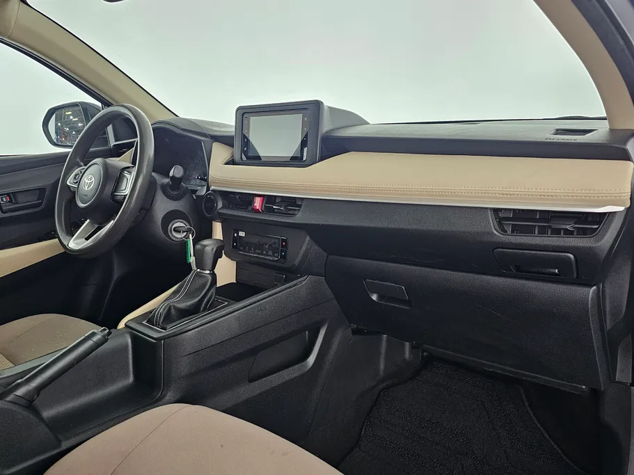 2024 Toyota Yaris  Y 
