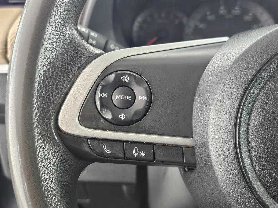 2024 Toyota Yaris  Y 
