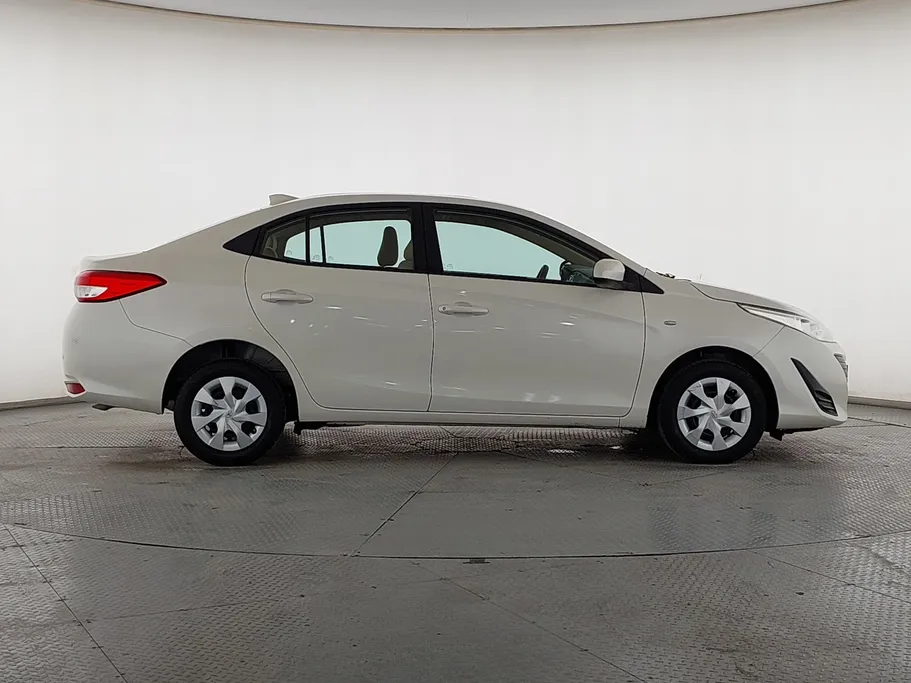 2019 Toyota Yaris  Y 