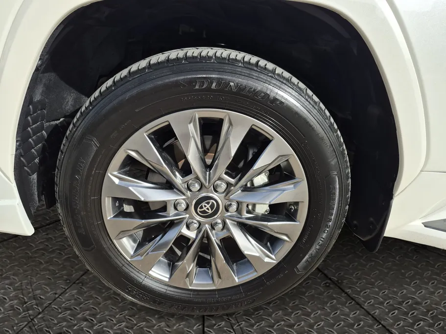 2023 Toyota Land Cruiser GXR 