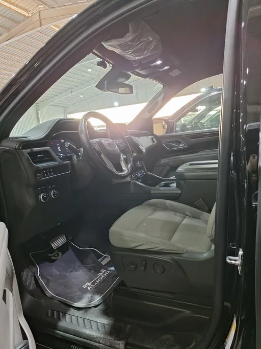 2023 GMC Yukon SLE 