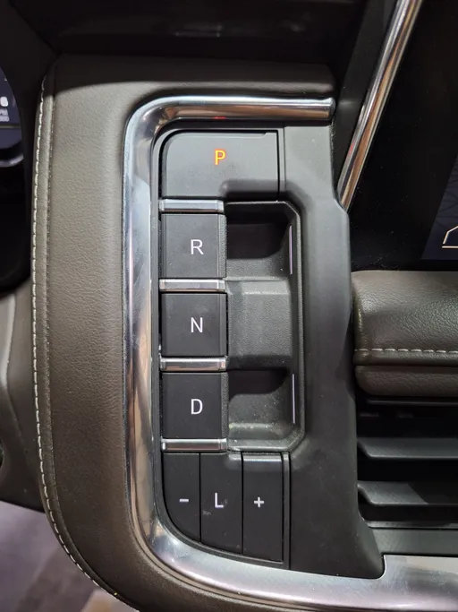 2023 GMC Yukon SLE 