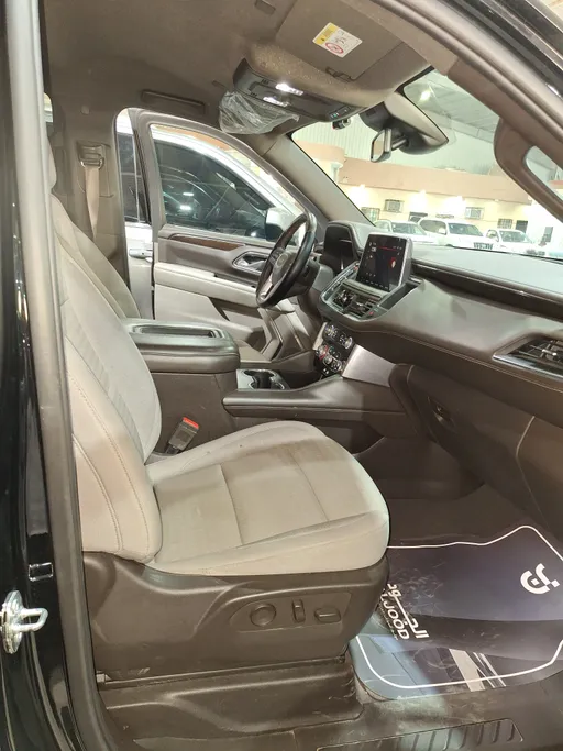 2023 GMC Yukon SLE 