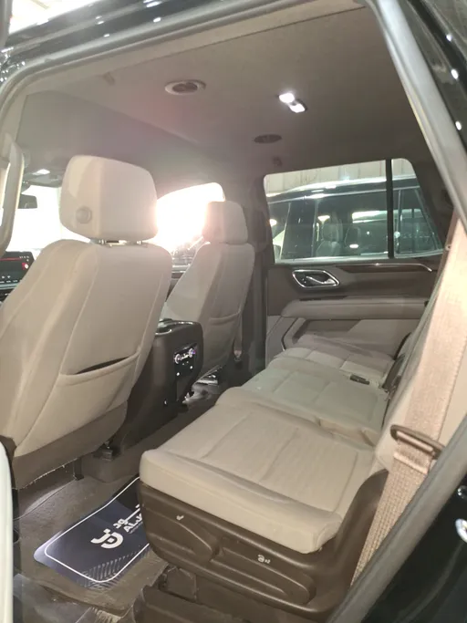 2023 GMC Yukon SLE 