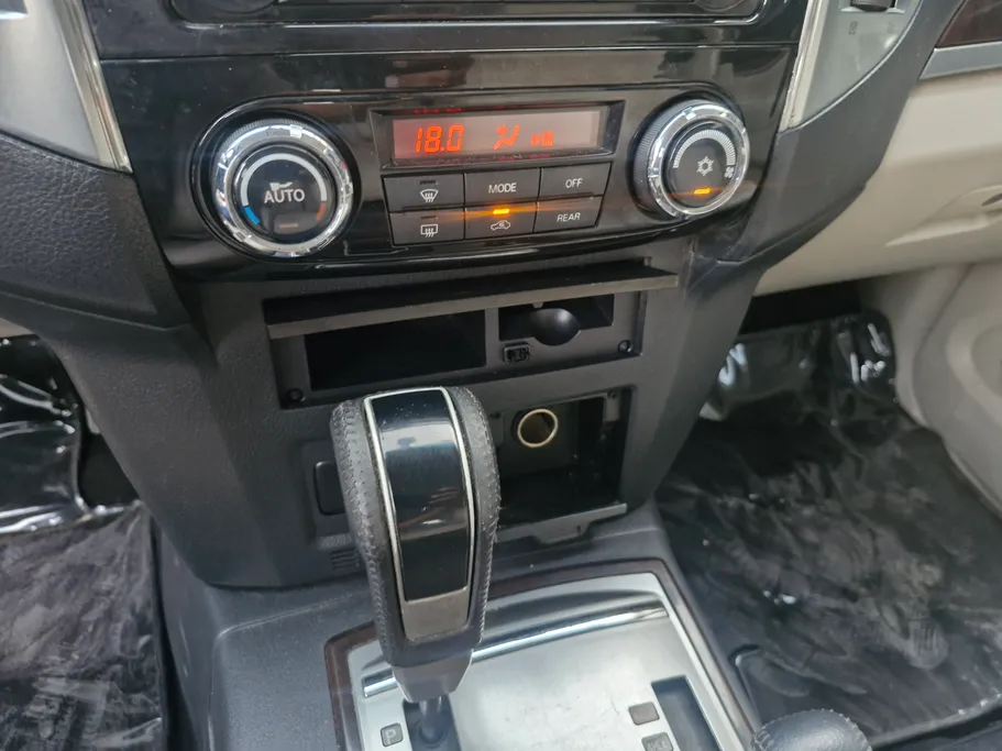 ميتسوبيشي باجيرو GLS 4Doors 2020 