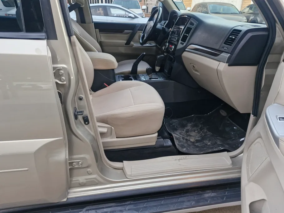 ميتسوبيشي باجيرو GLS 4Doors 2020 