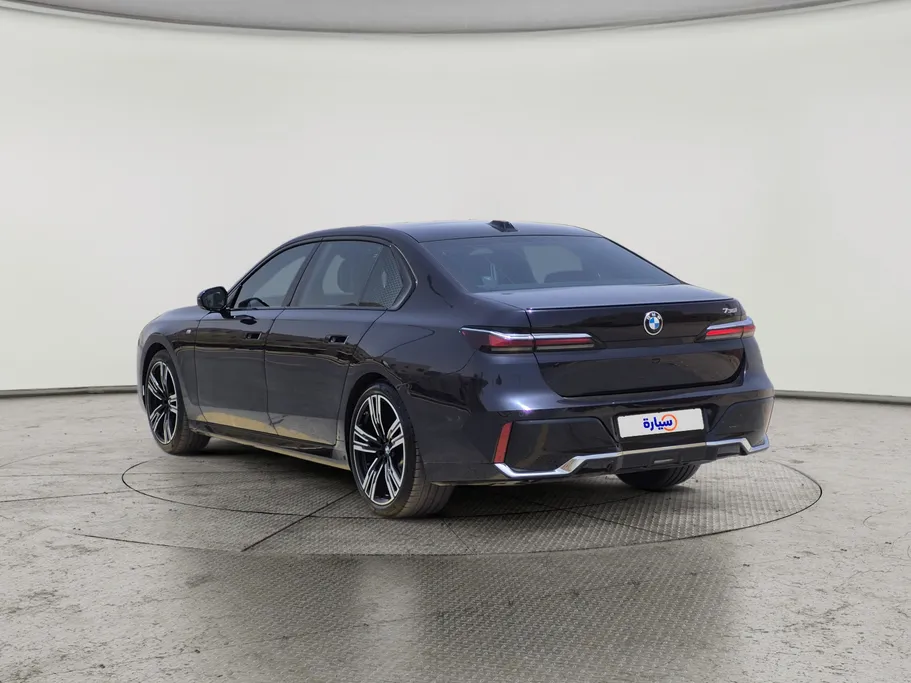 2024 BMW 7 Series 735i 