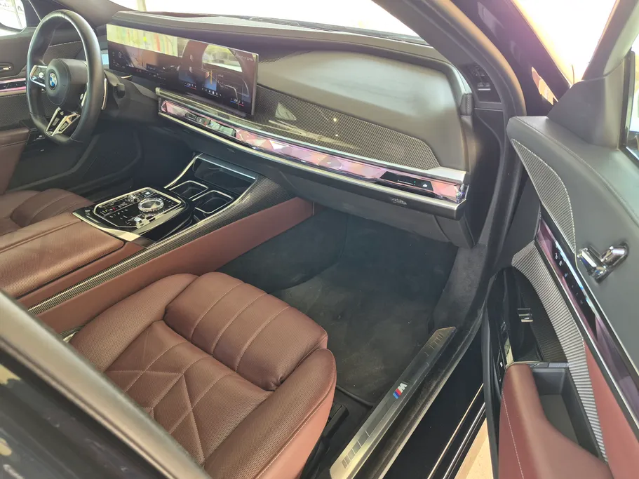 2024 BMW 7 Series 735i 