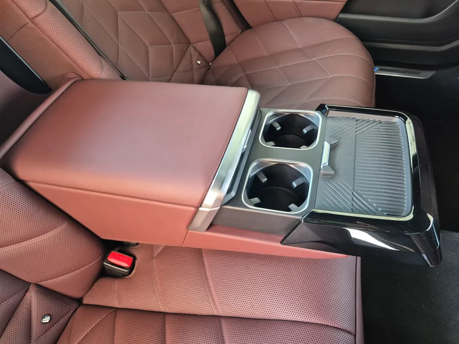 2024 BMW 7 Series 735i 