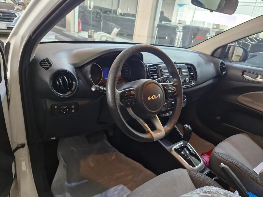 2024 Kia Pegas LX 