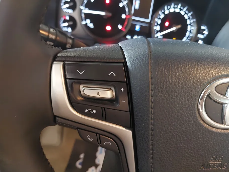 تويوتا لاندكروزر GXR Grand Touring 2021 