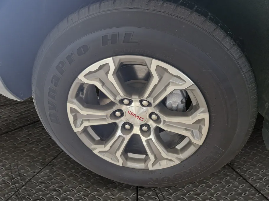 2023 GMC Yukon SLE 