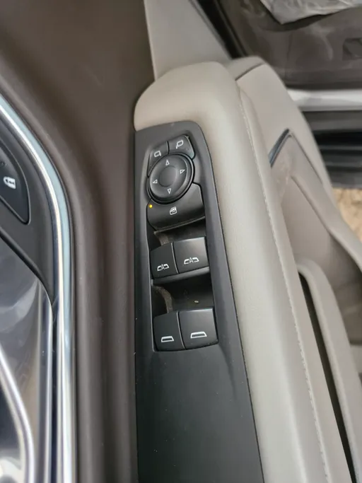 2023 GMC Yukon SLE 