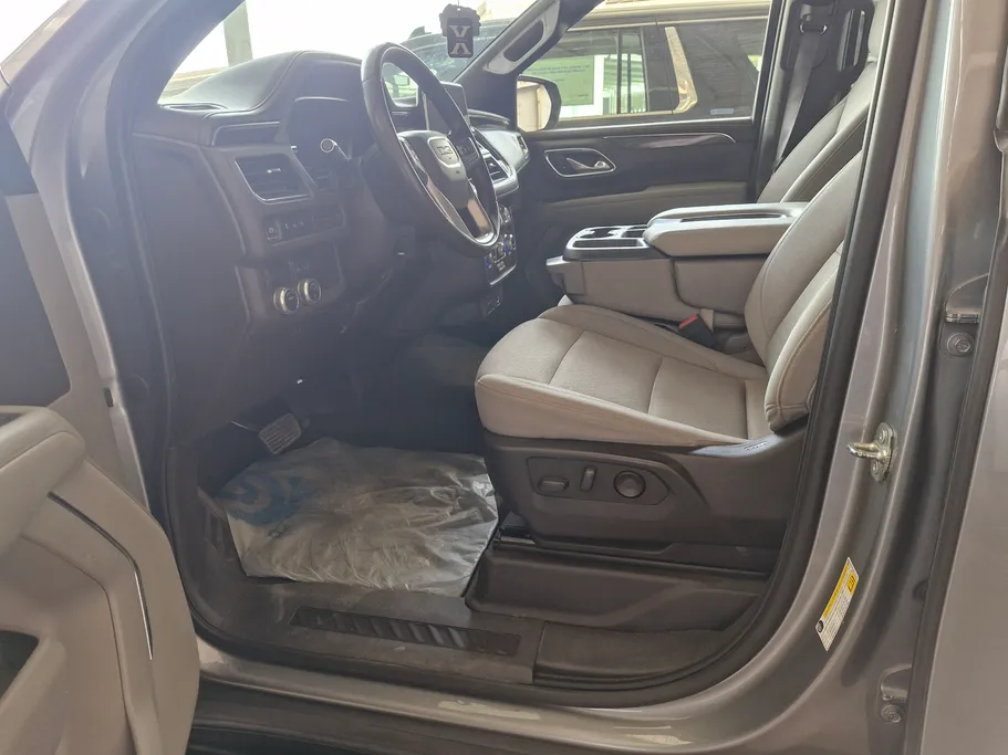 2023 GMC Yukon SLE 