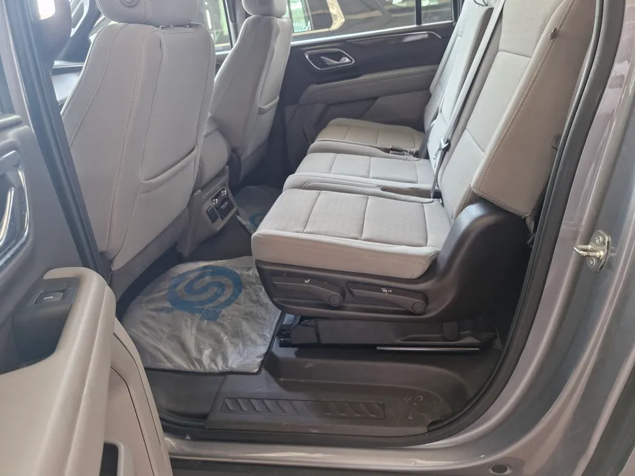 2023 GMC Yukon SLE 
