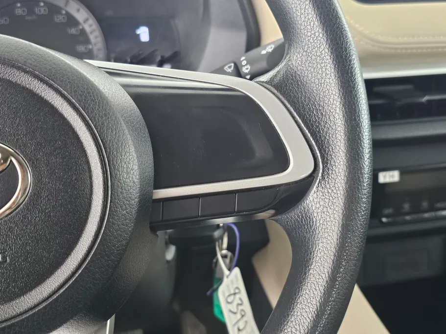 2024 Toyota Yaris  Y 