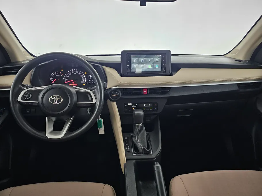 2024 Toyota Yaris  Y 