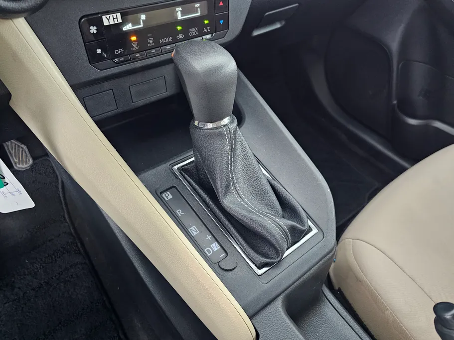 2024 Toyota Yaris  Y 