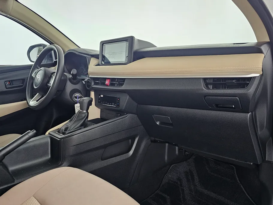 2024 Toyota Yaris  Y 