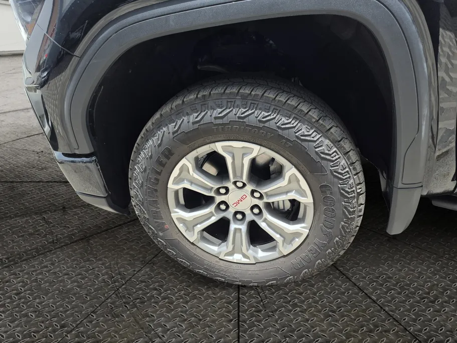 2025 GMC Sierra SLE 