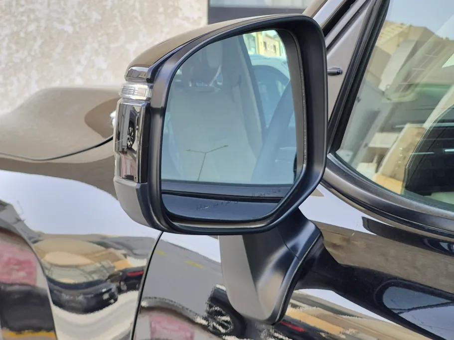 تويوتا لاندكروزر GXR 2025 