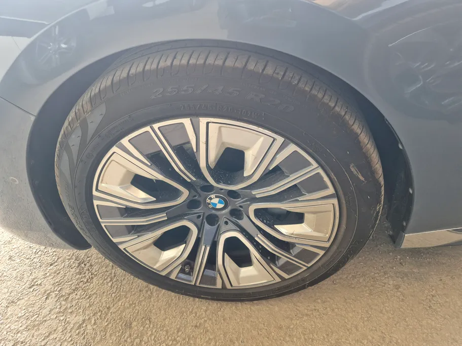 2023 BMW 7 Series 735i 