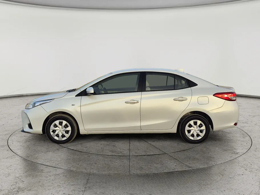 2021 Toyota Yaris  Y 