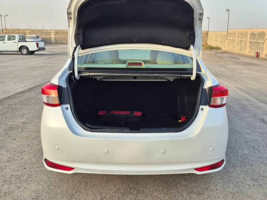 2021 Toyota Yaris  Y 