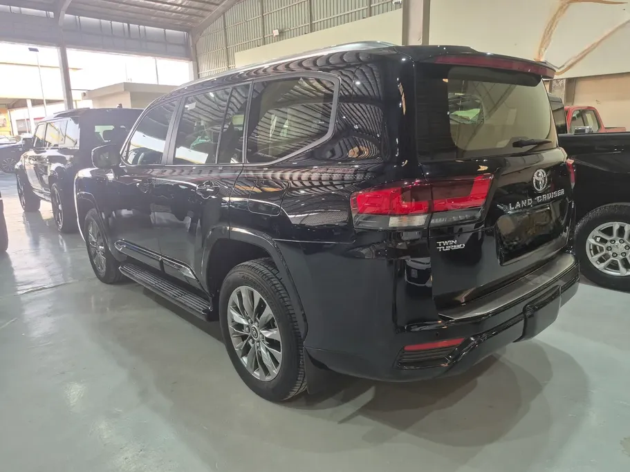 2024 Toyota Land Cruiser GXR 