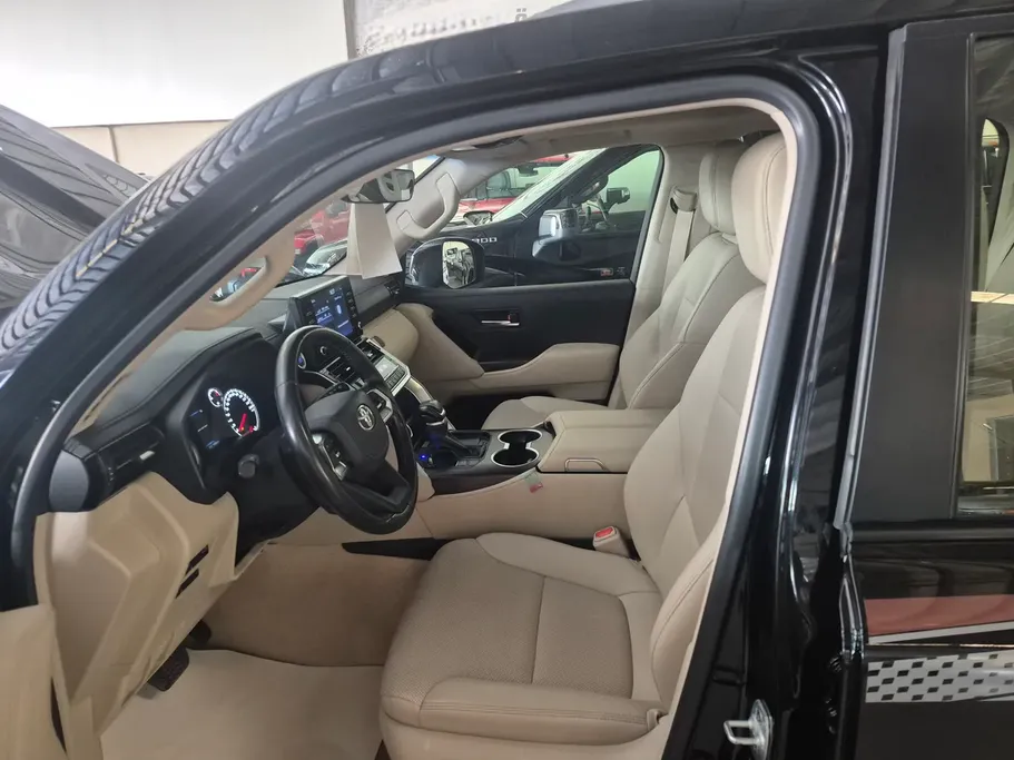 2024 Toyota Land Cruiser GXR 