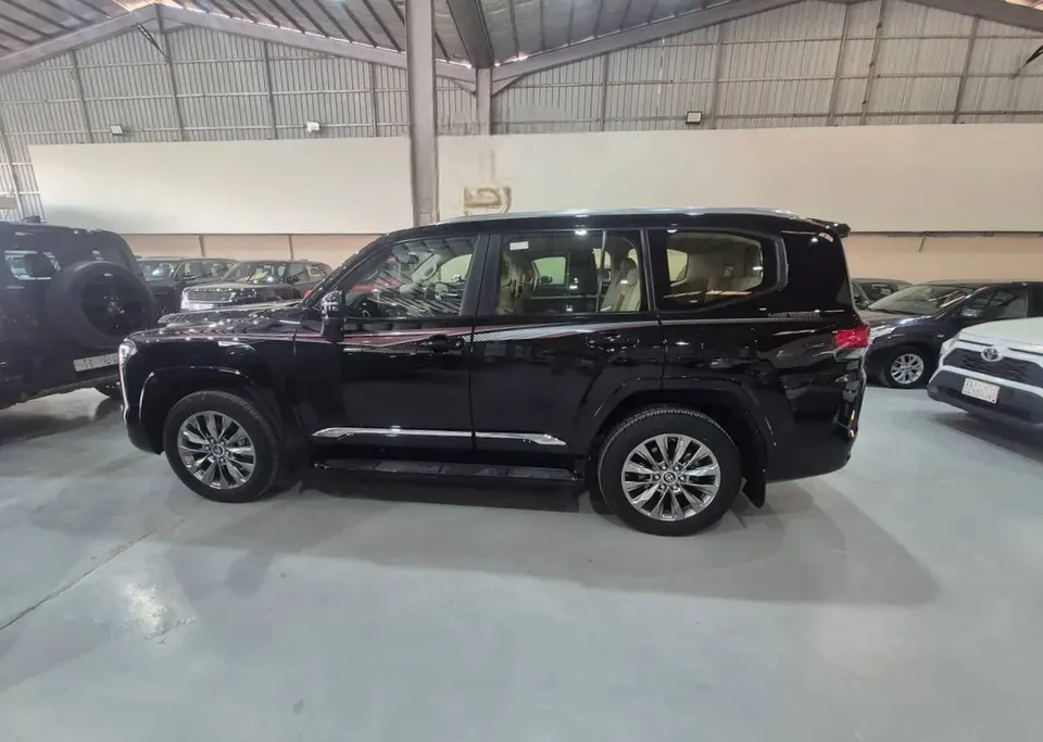2024 Toyota Land Cruiser GXR 