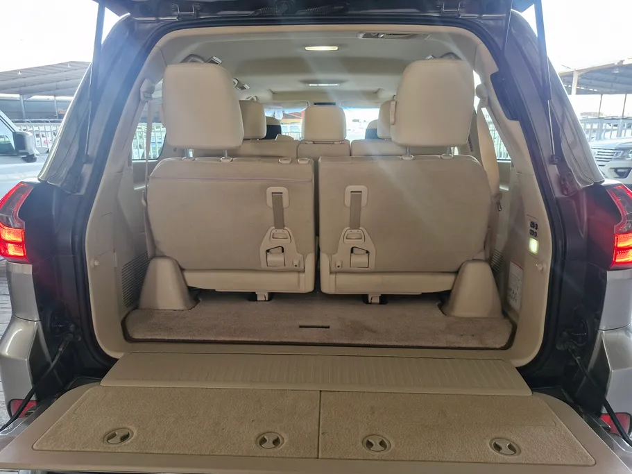 2020 Lexus LX 570 S 